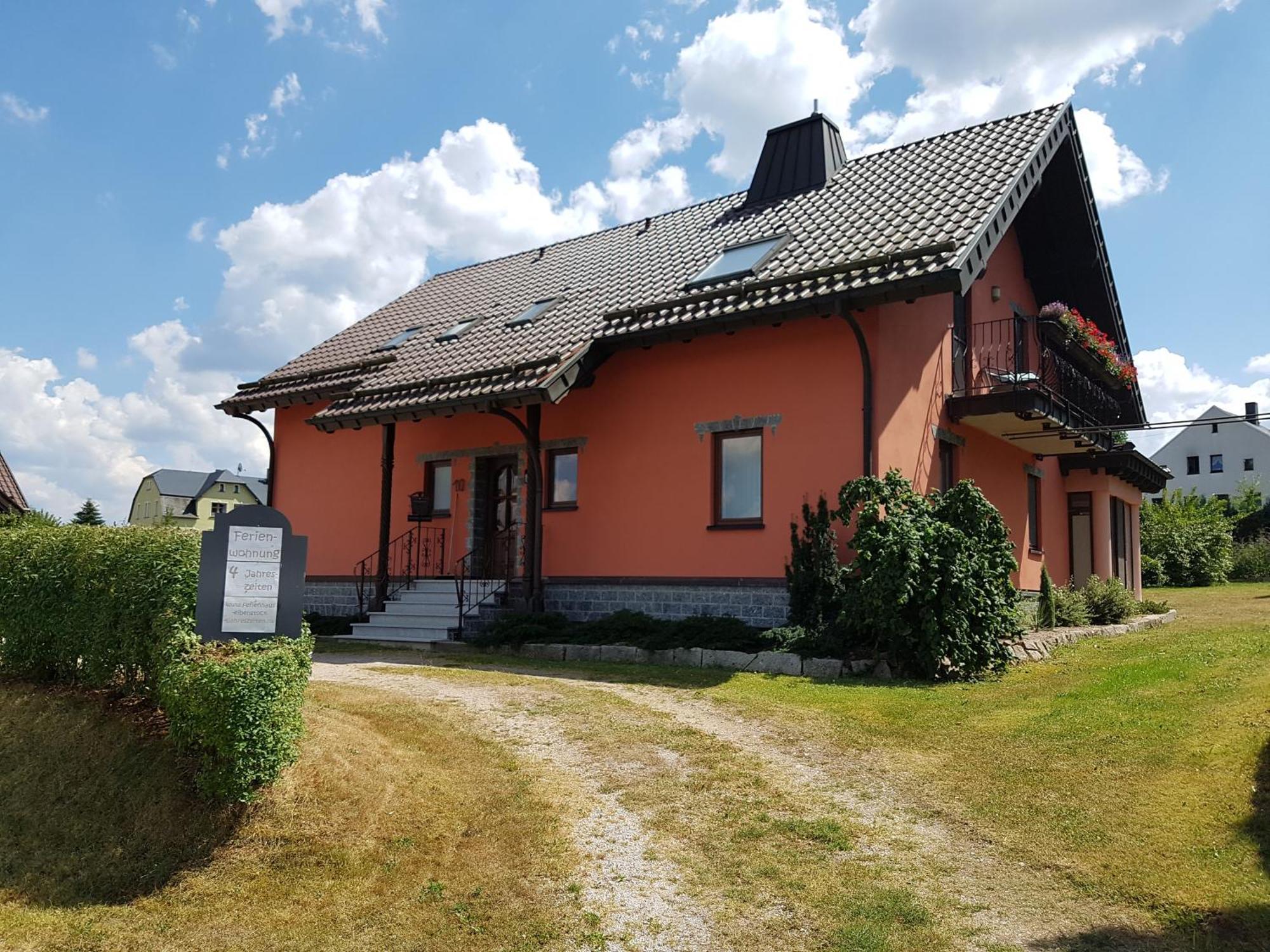 Gemuetliche Ferienwohnung Im Schoenen Erzgebirge - Wohnung Fruehling アイベンシュトック エクステリア 写真